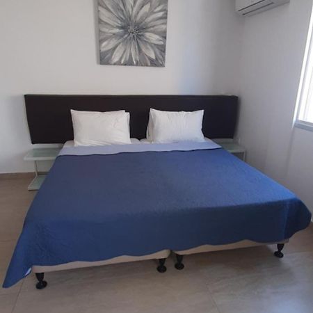 P L Panagiotis Apartment Larnaca Exterior photo